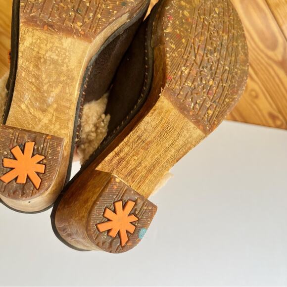 The Art Company Brown Suede Leather Mule Clog - Picture 6 of 6